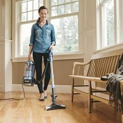 BargainJunkie Shark NV642 Rotator Lift-Away Upright Vacuum, Refurbished