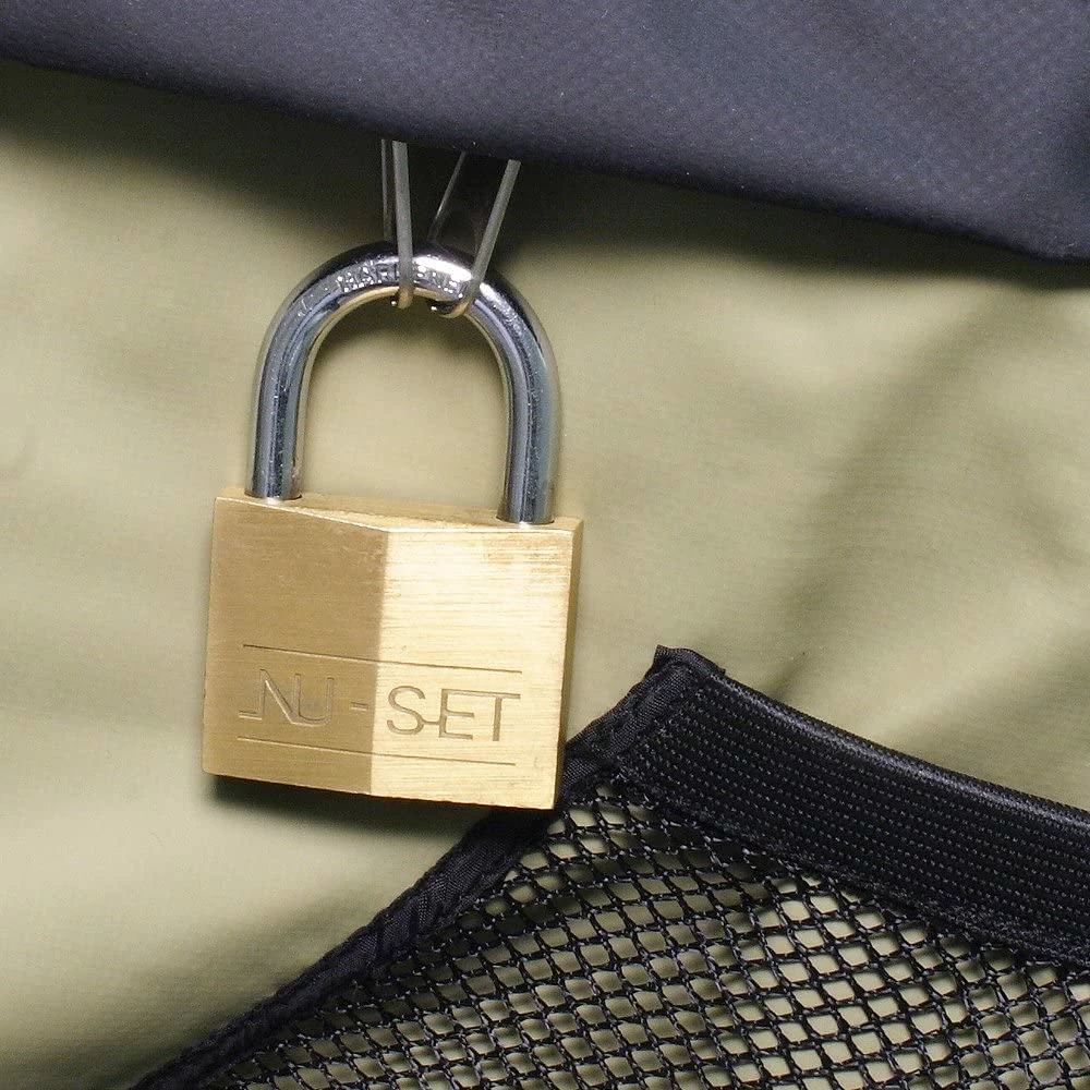 BargainJunkie Pilot Automotive CG-09 Navigator 18 Cubic Feet Waterproof Cargo Carrier New