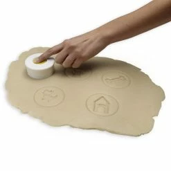 BargainJunkie Chef'n Set Of 5 Cookie Cutter Dog Stamps New